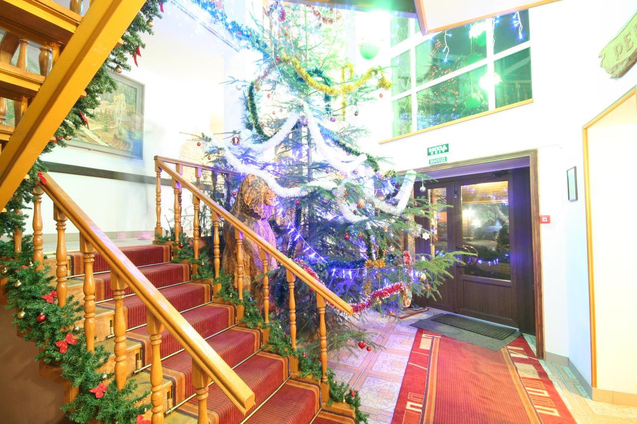 Pid Khomiakom Hotel Tatariv Exterior photo